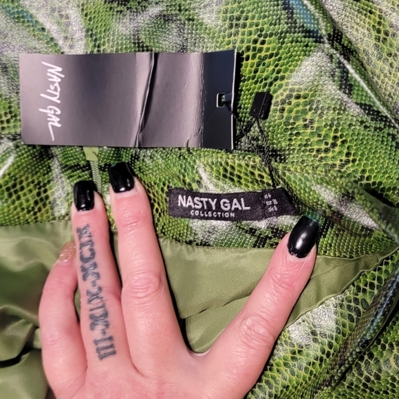 NastyGal Faux Snakeskin Skirt - Picture 3 of 4